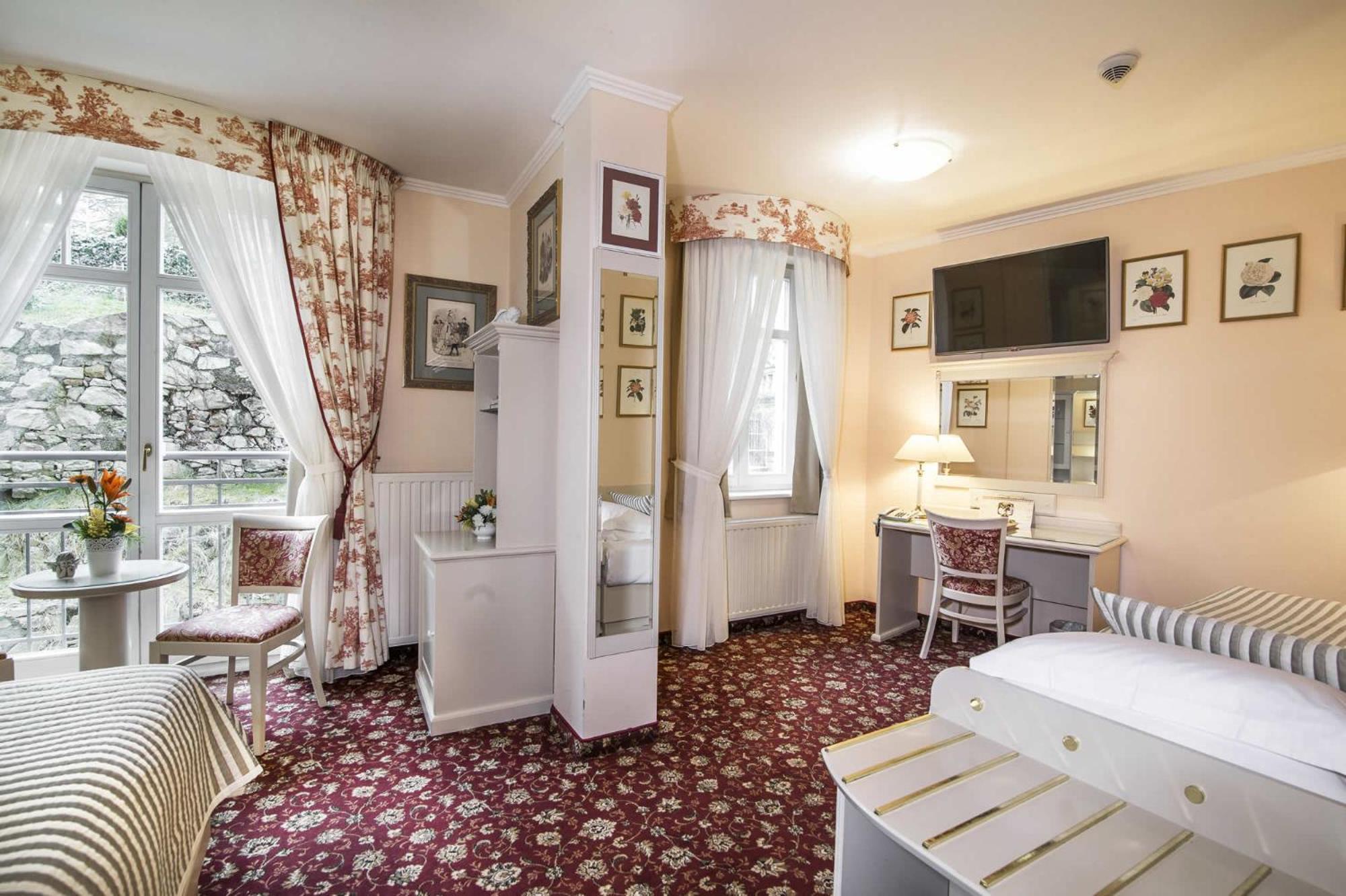Karlsbad Grande Madonna Hotel Екстериор снимка